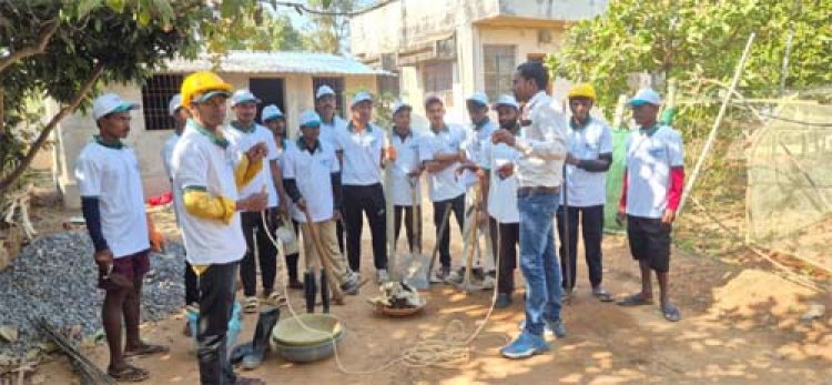 प्रोजेक्ट उन्नति से संवर रहा भविष्य, मनरेगा श्रमिकों के परिवार अब बनेंगे कुशल राजमिस्त्री