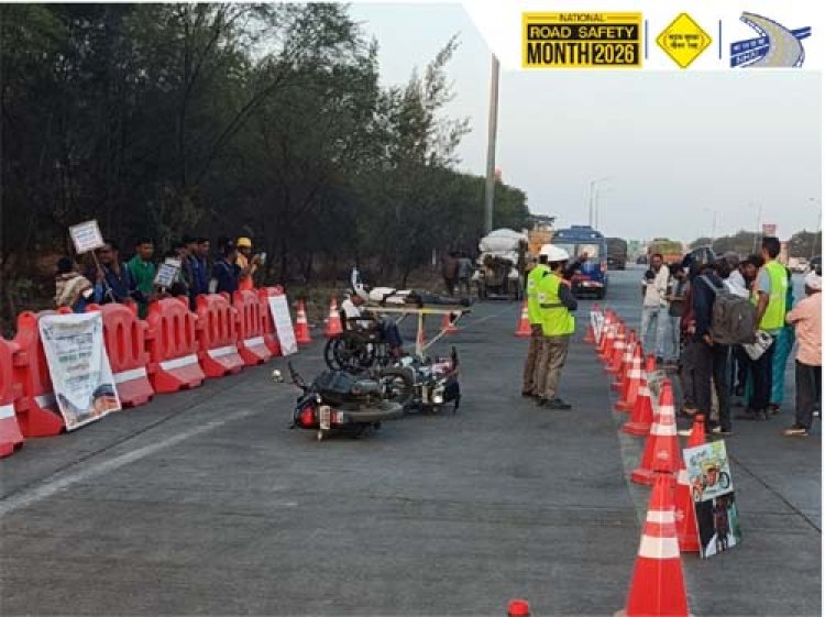 राष्ट्रीय सड़क सुरक्षा माह : रायपुर-बिलासपुर हाइवे पर चलाया गया जागरूकता अभियान