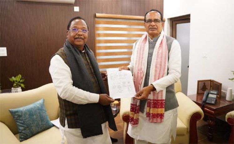 मंत्री रामविचार नेताम ने केन्द्रीय कृषि मंत्री चौहान से की मुलाकात