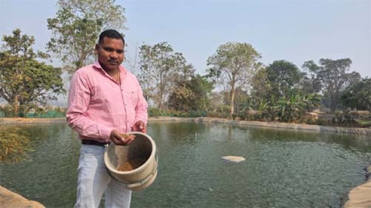 बायोफ्लॉक तकनीक से समृद्ध हो रहे किसान कैलाश पैकरा