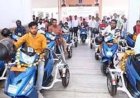 बजट घोषणा के तहत 2450 दिव्यांग जन को स्कूटी वितरित