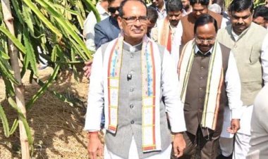 केन्द्रीय कृषि मंत्री शिवराज सिंह चौहान पहुंचे छत्तीसगढ़ के ग्राम गिरहोला एवं खपरी