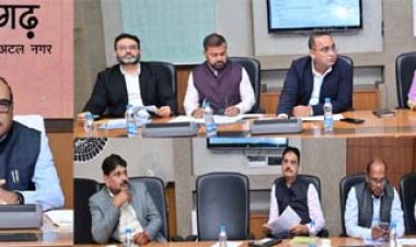 मुख्य सचिव ने रेल परियोजनाओं की समीक्षा की