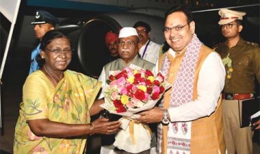 राज्यपाल और मुख्यमंत्री ने की अगवानी, राष्ट्रपति का अभिनंदन और स्वागत