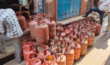 खाद्य एवं नागरिक आपूर्ति मंत्री के निर्देश पर घरेलू गैस कालाबाजारी के विरुद्ध प्रदेशव्यापी स्ट्राइक