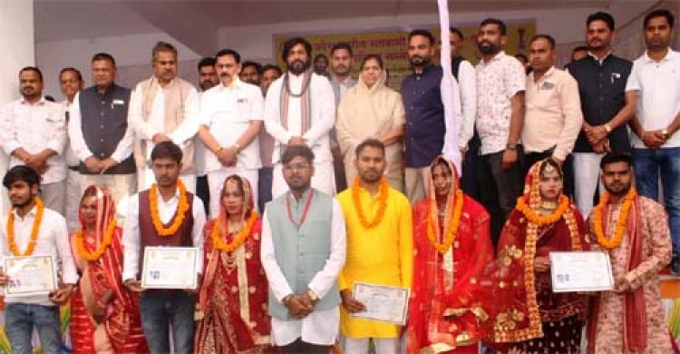 फिजूलखर्ची को छोड़कर बाबा गुरु घासीदास के बताये सादगी विवाह को गर्व के साथ अपनाने की जरूरत : केबिनेट मंत्री गुरु खुशवंत साहेब