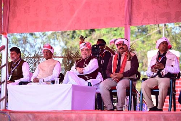 स्कूली बच्चों की प्रस्तुति से प्रभावित हुए केंद्रीय गृह मंत्री शाह , ताली बजाकर बढ़ाया उत्साह