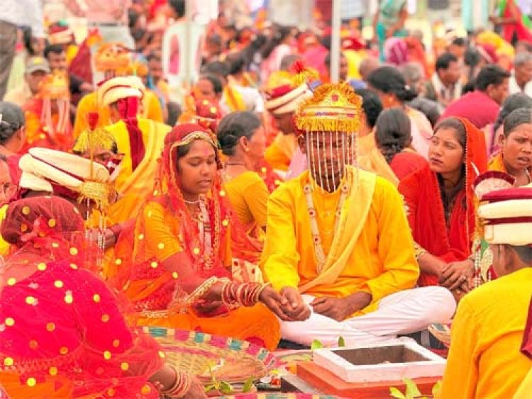 मुख्यमंत्री कन्या विवाह योजना अंतर्गत 251 जोड़े परिणय सूत्र में बंधे, जनप्रतिनिधियों एवं अधिकारियों ने दी आशीर्वाद 