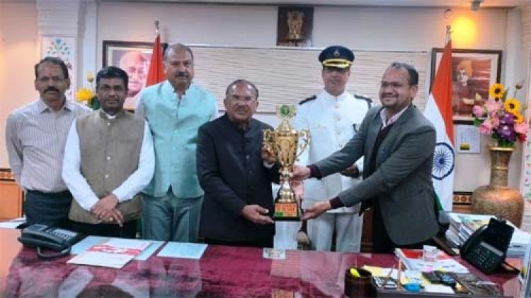 स्‍पीकर देवनानी ने विधान सभा उद्यान‍कर्मियों को दी बधाई, राजस्‍थान विधान सभा उद्यान को बेस्‍ट एक्‍जीबिटर ऑफ दी शो शील्‍ड मिली