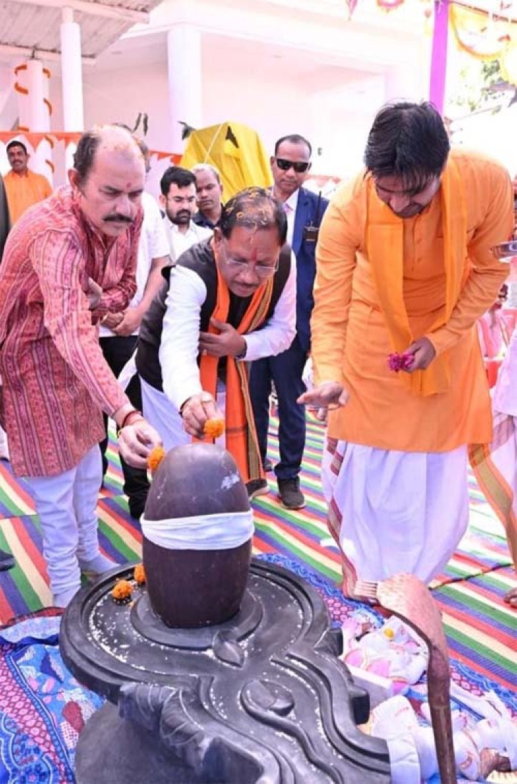 नीलकंठेश्वर महादेव मंदिर के प्राण-प्रतिष्ठा समारोह में मुख्यमंत्री विष्णु देव साय हुए शामिल