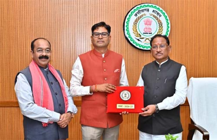 मुख्यमंत्री विष्णु देव साय से आज विधानसभा परिसर स्थित उनके कक्ष में वित्त मंत्री ओपी चौधरी ने वित्तीय वर्ष 2026-27 का बजट प्रस्तुत करने से पूर्व मुलाकात की