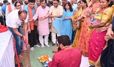 बलौदाबाजार को मिली विकास की नई सौगात : राजस्व मंत्री टंक राम वर्मा ने 32 लाख रुपए से बने हाट बाजार का का किया लोकार्पण