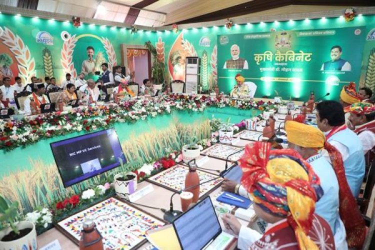 पहली कृषि कैबिनेट में कृषि विकास और सिंचाई योजनाओं के लिए 27 हजार 500 करोड़ रूपये की स्वीकृति