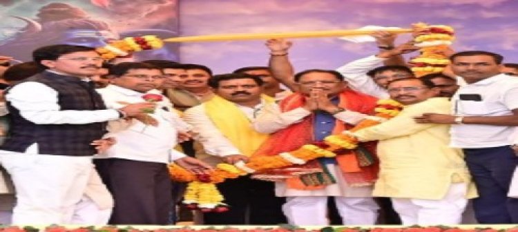 मुख्यमंत्री साय ने जुनवानी नर्मदा धाम में की पंच कुंडीय श्री रुद्र महायज्ञ की परिक्रमा