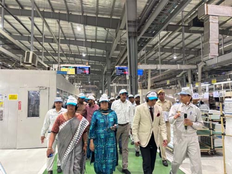मुख्य सचिव का नीमराना औद्योगिक क्षेत्र का दौरा