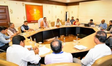 प्रदेश में डेयरी सेक्टर को मिले विस्तार, सरस को बनाएं राष्ट्रीय ब्रांड: मुख्यमंत्री भजनलाल शर्मा