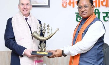 मुख्यमंत्री विष्णु देव साय से आस्ट्रेलिया के महावाणिज्य दूत बर्नार्ड लिंच ने की सौजन्य मुलाकात