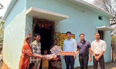 नक्सल हिंसा पीड़ित बुधरी को मिला प्रधानमंत्री आवास योजना का लाभ