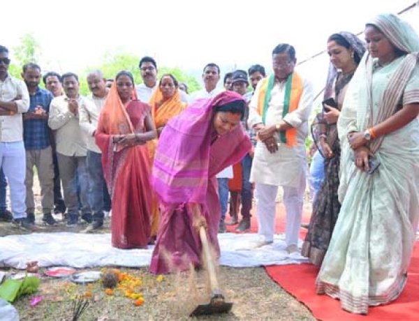 मंत्री श्रीमती लक्ष्मी राजवाड़े ने 13.22 करोड़ रूपये के विकास कार्यों का किया शुभारंभ