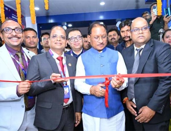 मुख्यमंत्री विष्णु देव साय ने कचहरी चौक स्थित एसबीआई के नये भवन का किया शुभारंभ, आधुनिक बैंकिंग सुविधाओं से मिलेगा लाभ
