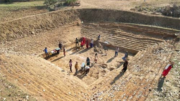 सर्वाधिक परिवारो को रोजगार, सर्वाधिक मानव दिवस का रोजगार सहित सर्वाधिक दिव्यांगजनों को रोजगार देने के मामले में कबीरधाम प्रदेश में प्रथम स्थान पर