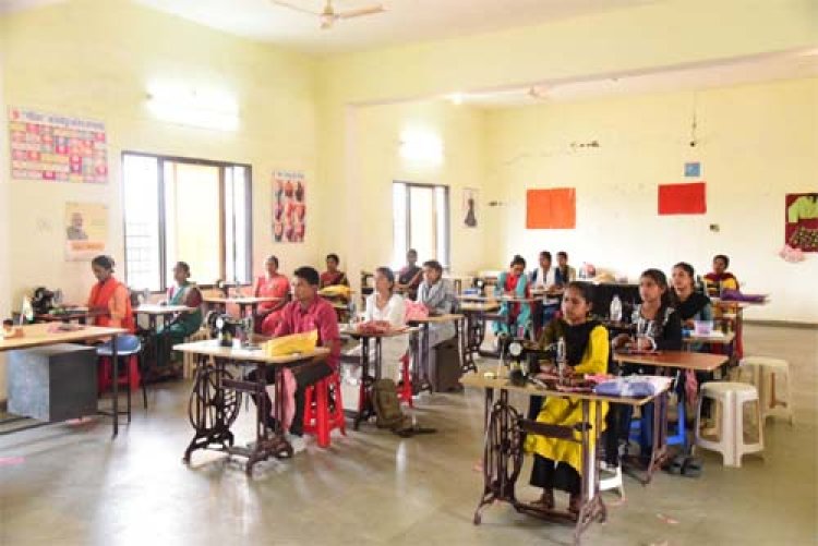 पुनर्वासित व्यक्तियों को मिल रही आत्मनिर्भरता की नई राह, कौशल प्रशिक्षण से बन रहे हुनरमंद