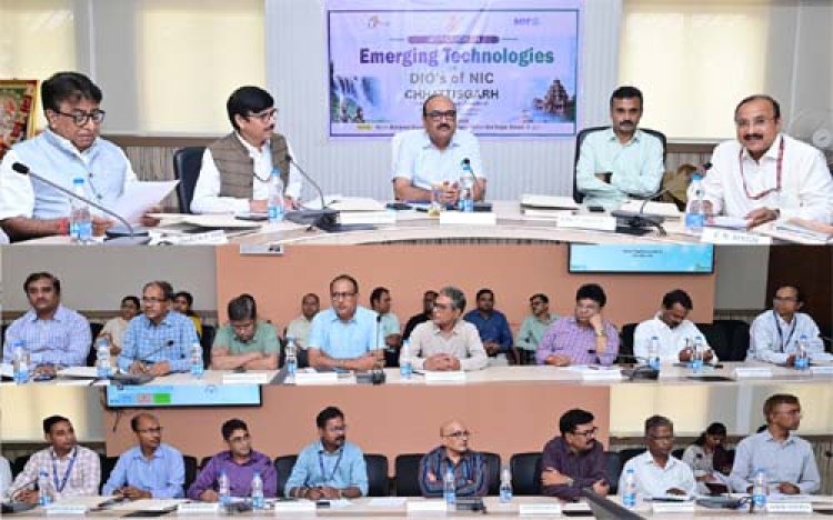 आम जनता को शासन की फ्लैगशिप योजनाओं का लाभ दिलाने के लिए सूचना प्रौद्योगिकी का अधिकतम इस्तेमाल करें: मुख्य सचिव विकासशील