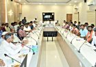 सॉलिड वेस्ट मेनेजमेंट में जनप्रतिनिधियों की भूमिका एवं दायित्व पर उन्हें दिया गया प्रजेन्टेशन