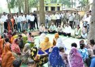 जमीन पर बैठकर सुनी अचानकमार क्षेत्र के लोगों की फरियाद
