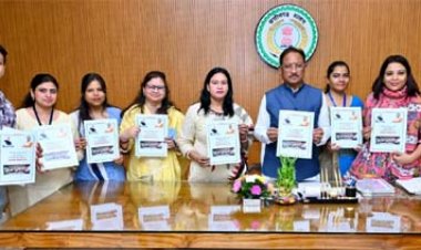 मुख्यमंत्री विष्णु देव साय ने ‘अविस्मरणीय यात्रा’ पुस्तक का किया विमोचन