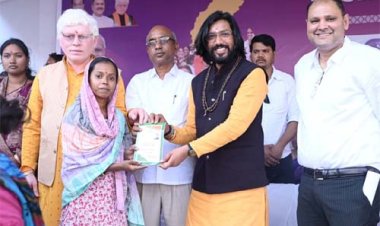 सुशासन तिहार 2026 : आरंग समाधान शिविर में 70 मामलों का मौके पर निराकरण, मंत्री गुरु खुशवंत साहेब ने सुनीं समस्याएं