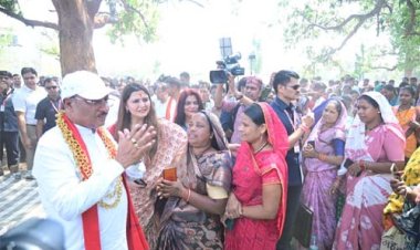 एक चौपाल ऐसा भी जहाँ खुशियों और तालियों की रही गूंज