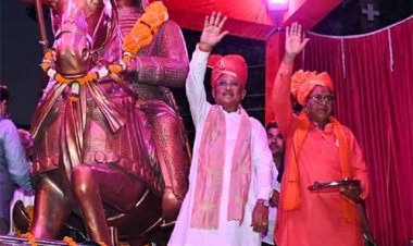 मुख्यमंत्री विष्णु देव साय ने किया मुंगेली नगर के चौक-चौराहों में स्थापित प्रतिमाओं का अनावरण