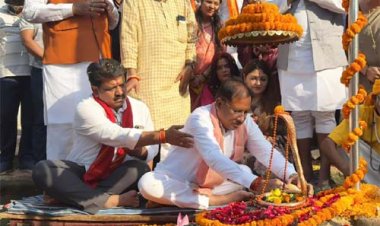 जलेश्वर महादेव धाम में मुख्यमंत्री विष्णुदेव साय ने किया जलाभिषेक: प्रदेश की सुख-समृद्धि की कामना की