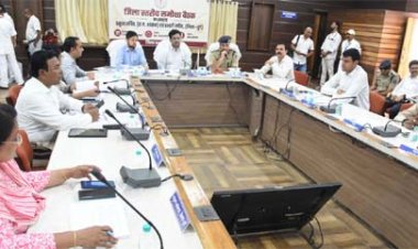 नारकोटिक्स नियंत्रण एवं नशामुक्ति अभियान हेतु प्रभारी सचिव बोरा ने दुर्ग में ली बैठक