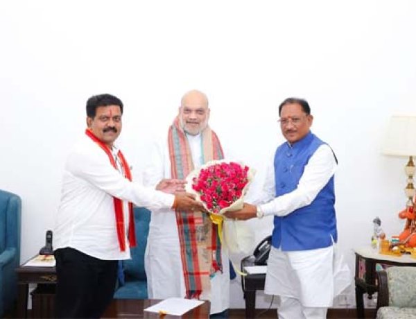 जहां कभी एम्बुलेंस पहुंचना भी सपना था, वहां अब डॉक्टर दे रहे दस्तक : बस्तर के जंगलों तक पहुंची स्वास्थ्य क्रांति