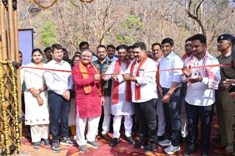 उप मुख्यमंत्री विजय शर्मा, वन मंत्री केदार कश्यप और सांसद संतोष पाण्डेय ने किया भोरमदेव जंगल सफारी का शुभारंभ