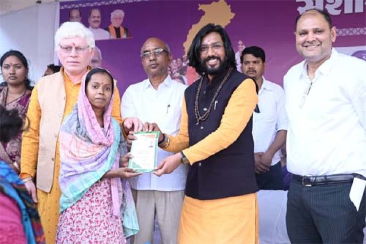 सुशासन तिहार 2026 : आरंग समाधान शिविर में 70 मामलों का मौके पर निराकरण, मंत्री गुरु खुशवंत साहेब ने सुनीं समस्याएं