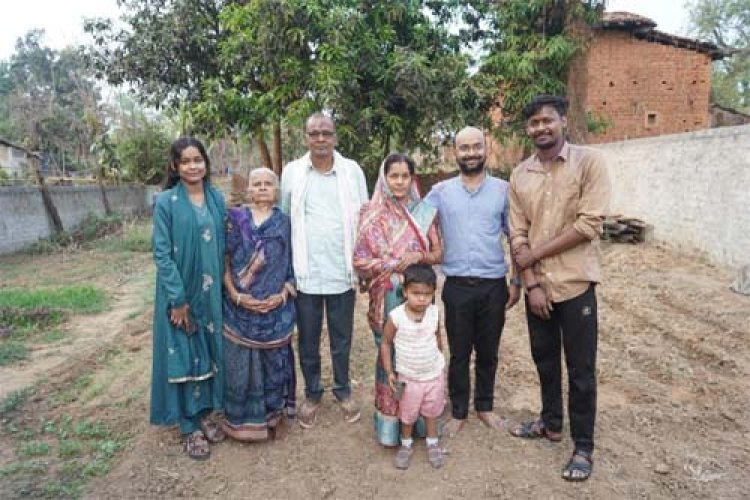 वनांचल के सपनों को मिली नई उड़ान, तेंदूपत्ता संग्राहक के बेटे अजय गुप्ता बने भारतीय वन सेवा के अधिकारी