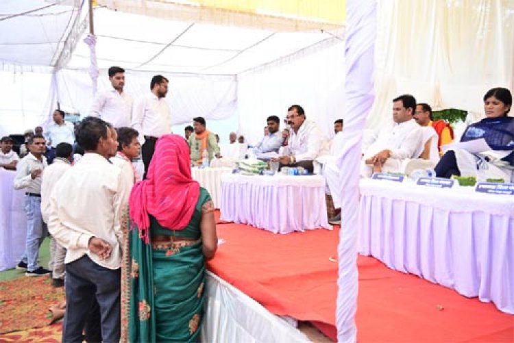 सुशासन तिहार 2026 : बैगा बहुल दूरस्थ वनांचल आमाडोब तक पहुंचा सुशासन, जनसमस्या निवारण शिविर में लोगों के खिले चेहरे