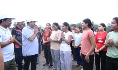 उप मुख्यमंत्री अरुण साव ने सायकल चलाकर फिट रहने और पर्यावरण संरक्षण का दिया संदेश