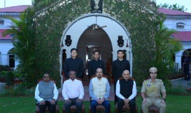 राज्यपाल से परिवीक्षाधीन आईएएस अधिकारियों ने की सौजन्य भेंट