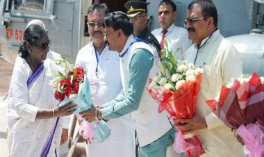 राष्ट्रपति द्रौपदी मुर्मु का पवित्र नगरी ओंकारेश्वर आगमन पर आत्मीय स्वागत