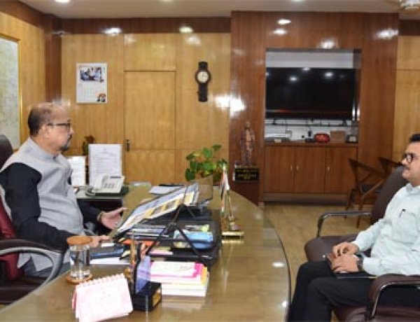 राज्यपाल रमेन डेका ने रेत के वैज्ञानिक एवं व्यवस्थित खनन पर दिया जोर