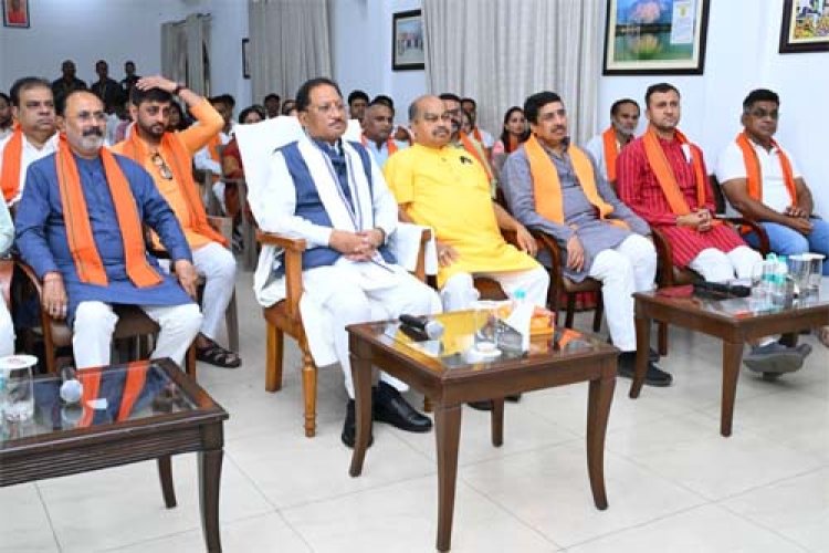 मन की बात में गूंजा छत्तीसगढ़ का गौरव: मुख्यमंत्री विष्णुदेव साय ने कहा - यह प्रदेश की प्रतिभा और विरासत को राष्ट्रीय सम्मान मिलने का क्षण
