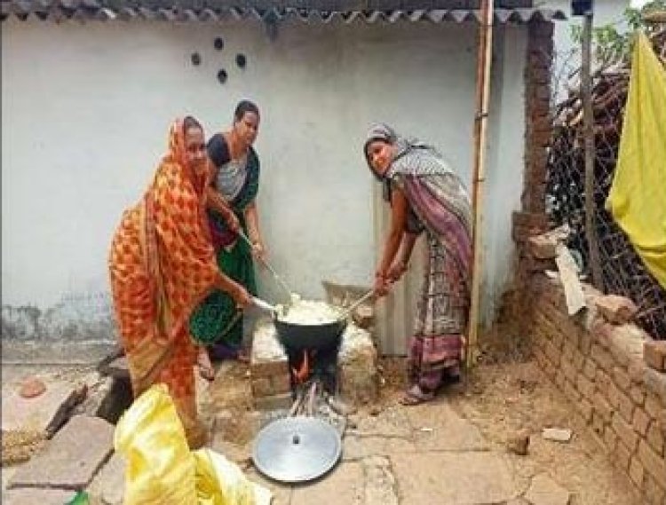 चावल पापड़ उद्योग से आत्मनिर्भरता तक विद्यावती बनीं ग्रामीण महिलाओं के लिए प्रेरणा