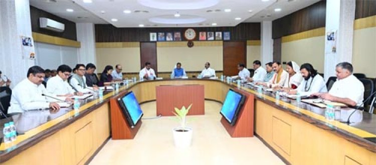 CM साय की अध्यक्षता में कैबिनेट की बैठक, लिए गए महत्वपूर्ण निर्णय 