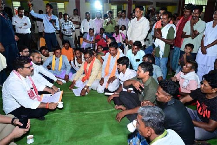 किसकोड़ो, जहां कभी लगती थी नक्सलियों की चौपाल, वहीं उप मुख्यमंत्री शर्मा ने लगाई जनचौपाल