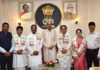 राज्यपाल डेका से असम के शास्त्रीय नृत्य कलाकारों ने की सौजन्य भेंट