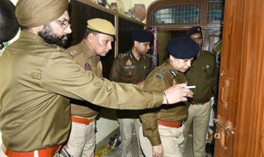 राम मंदिर चढ़ावा चोरी: आरोपी के घर से 20 लाख नकद, 'रामराज्य कोष' लिखा संदूक और QR कोड मिला